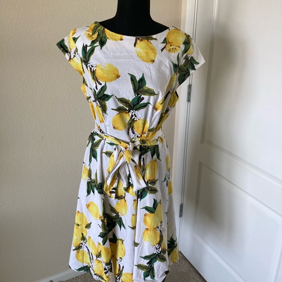 Dresses & Skirts - Lemon sundress. Size XL. Brand Dressy Star.
